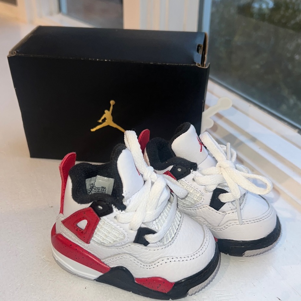 BABY JORDAN 4 retro red black and white NEVER WORN